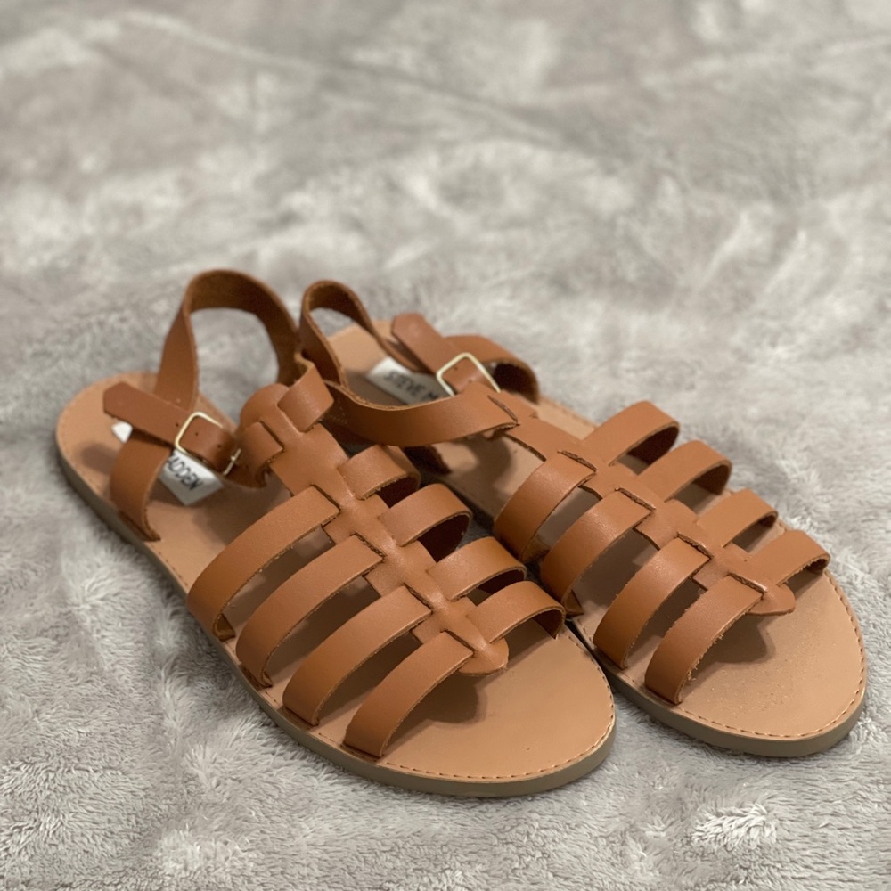 Steve Madden Tan Brown Sandals Size 8